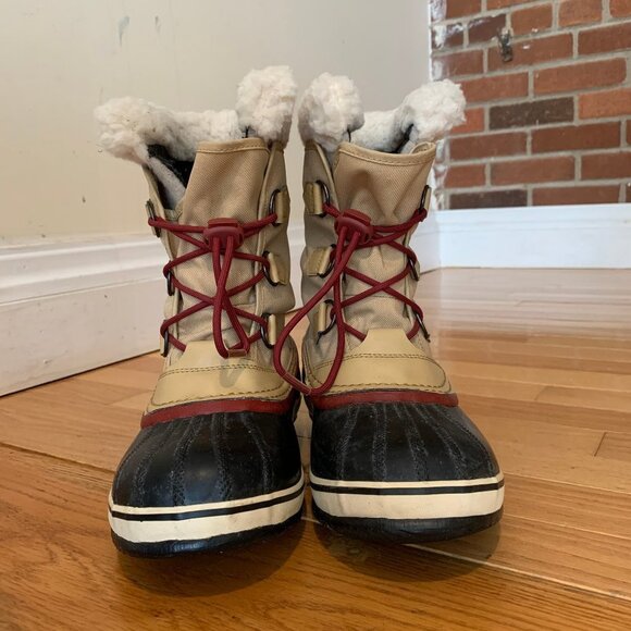 Women's SOREL Joan of Artic White Fur Top - Picture 12 of 15